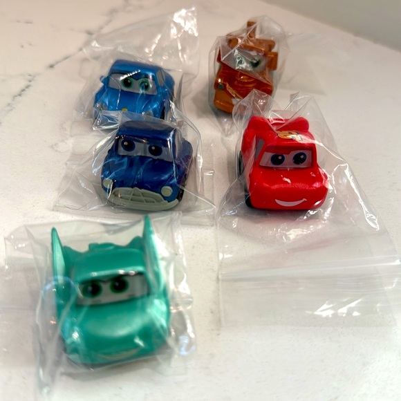 Disney Doorables Complete cars set of five includes ultra rare. - Picture 1 of 1